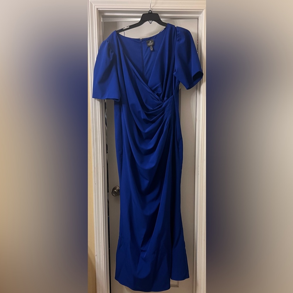 Adrianna Papell Formal Dress